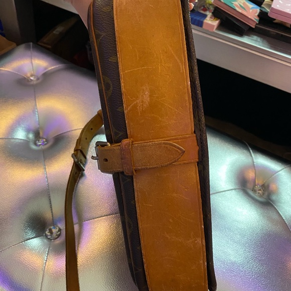 Louis Vuitton monogram canvas crossbody bag - Picture 4 of 8